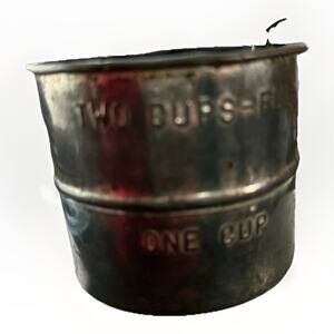 Vintage 1940s 1 to 2 Cup Flour Sifter. Made In The USA Farmhouse Cottage